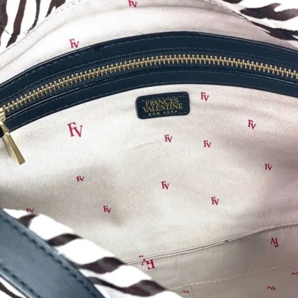 NWT Frances Valentine Pooch Shoulder Bag Zebra Black & White - GORGEOUS & CHIC - Picture 6 of 9
